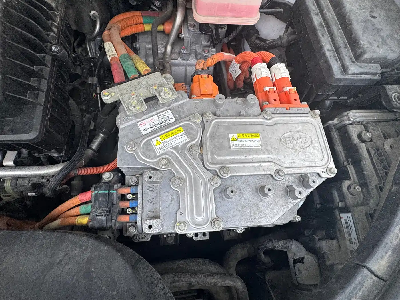 BYD Tang New Energy 2021 DM 2.0T AWD High Performance Premium фото 27
