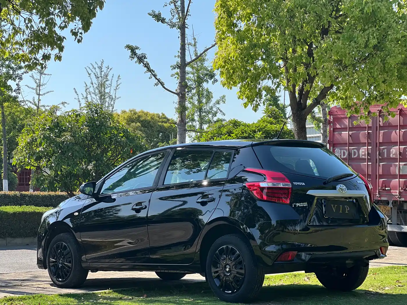 Toyota YARiS L Zhi Xuan 2017 1.5E CVT Speed Upgrade Edition фото 9