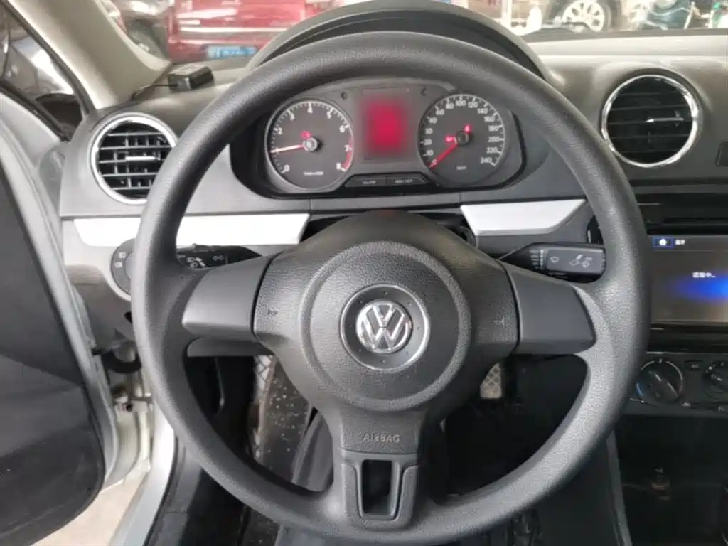 Volkswagen Jetta 2015 1.6L Auto Comfort фото 11