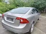 صورة 7 - Volvo S60