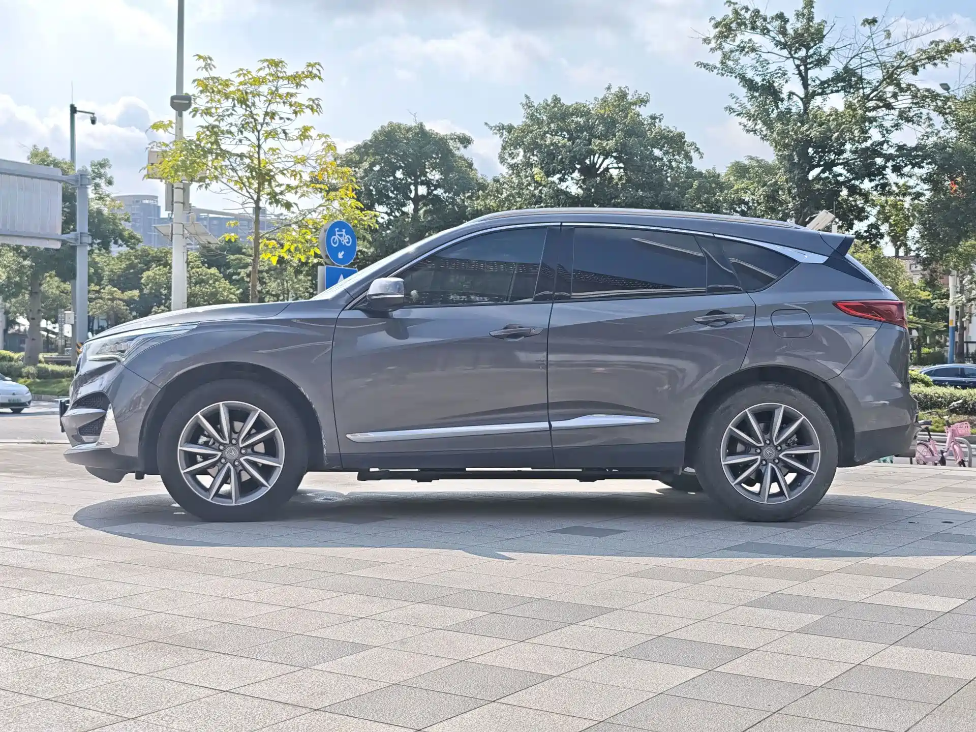 Фото 9 - Acura RDX