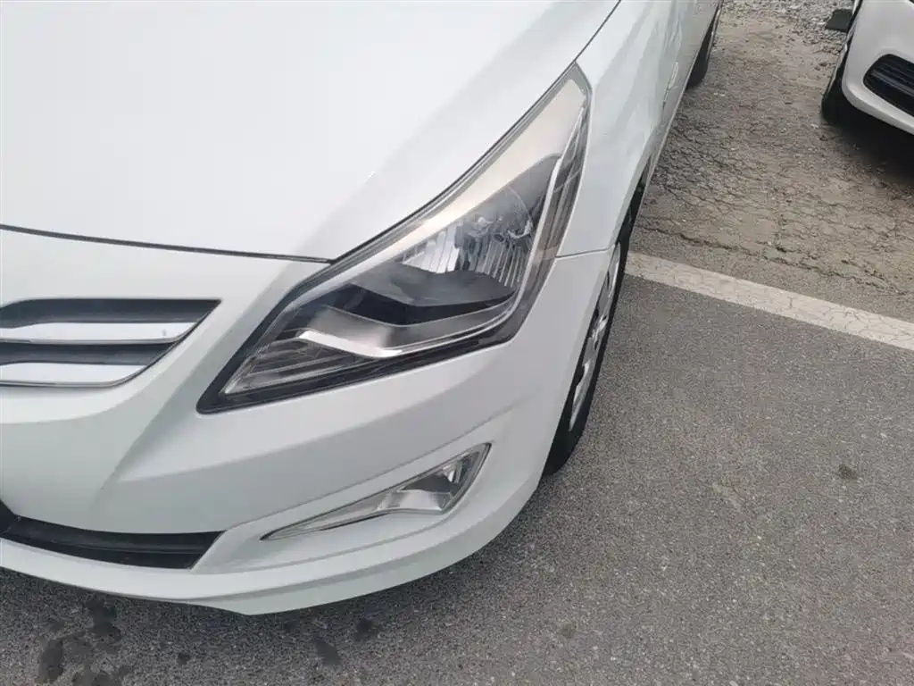 Hyundai Verna 2014 1.4L Manual Smart GLS фото 24
