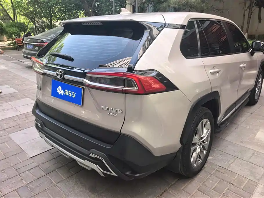 Toyota Wildlander 2021 2.0L CVT 4WD Luxury Edition фото 3