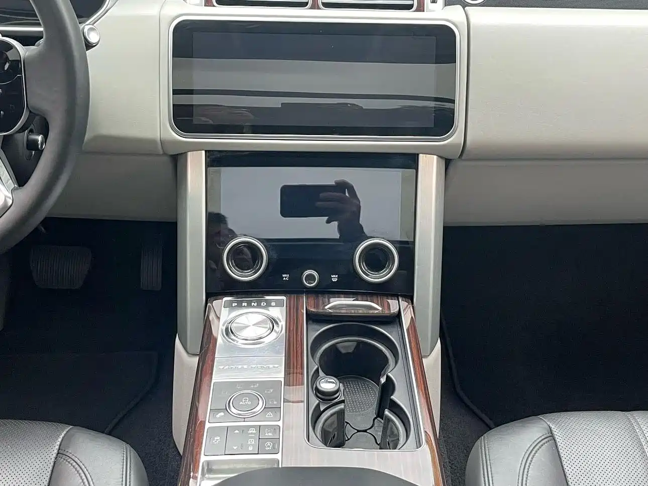 Land Rover Range Rover 2015 3.0 SC V6 Vogue SE Genesis Extended Edition фото 9
