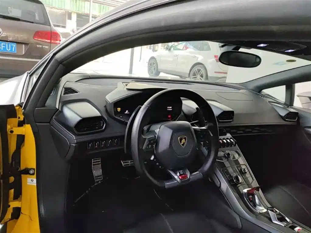 Lamborghini Huracán 2016 Huracán RWD Coupe фото 8