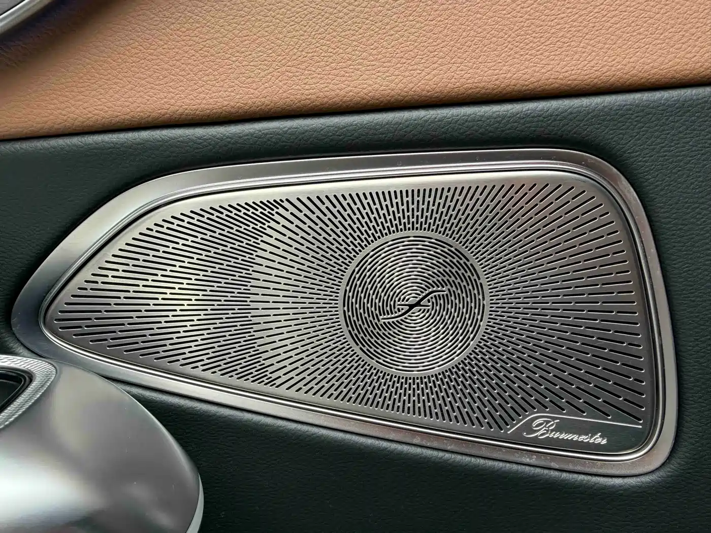Mercedes-Benz E-Class 2025 E 300 L Luxury фото 8