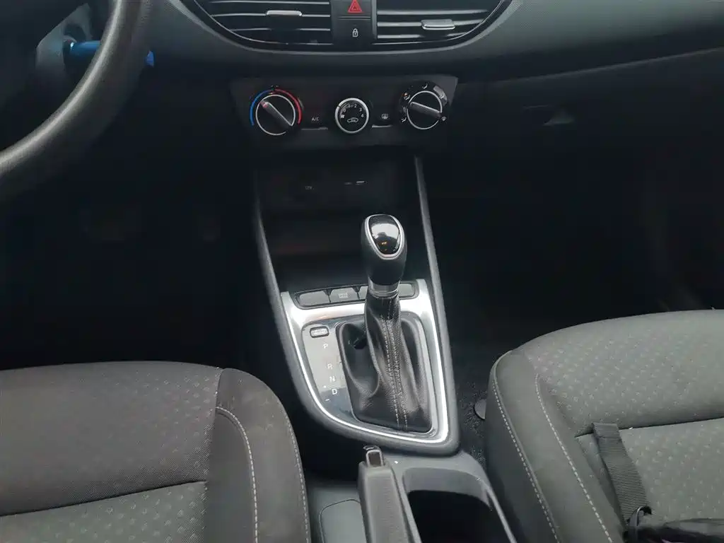 Hyundai Elantra 2020 1.6L Auto GL Pleasing Edition фото 14