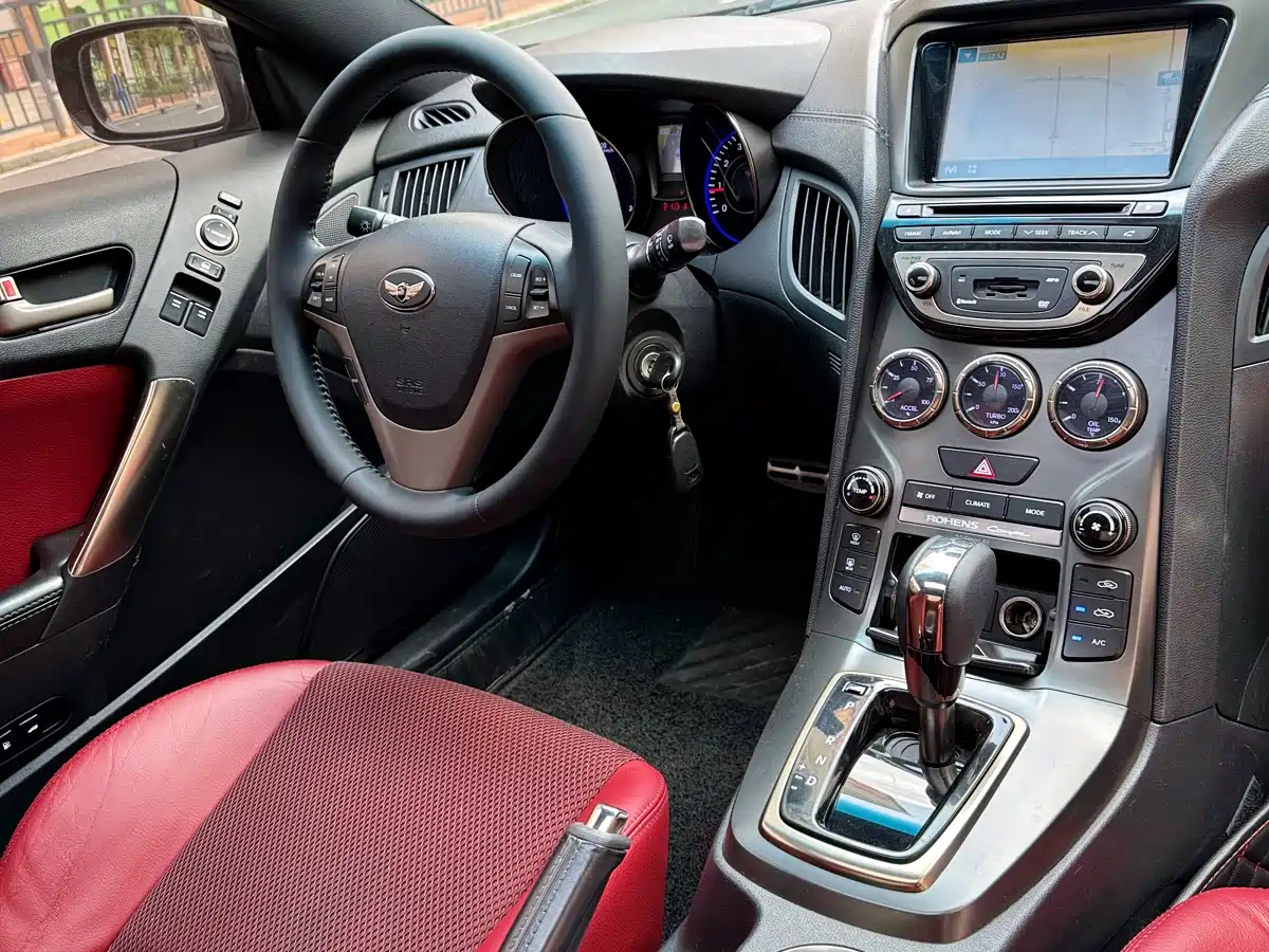 Hyundai Genesis Coupe 2012 2.0T Automatic Elegant Edition фото 5