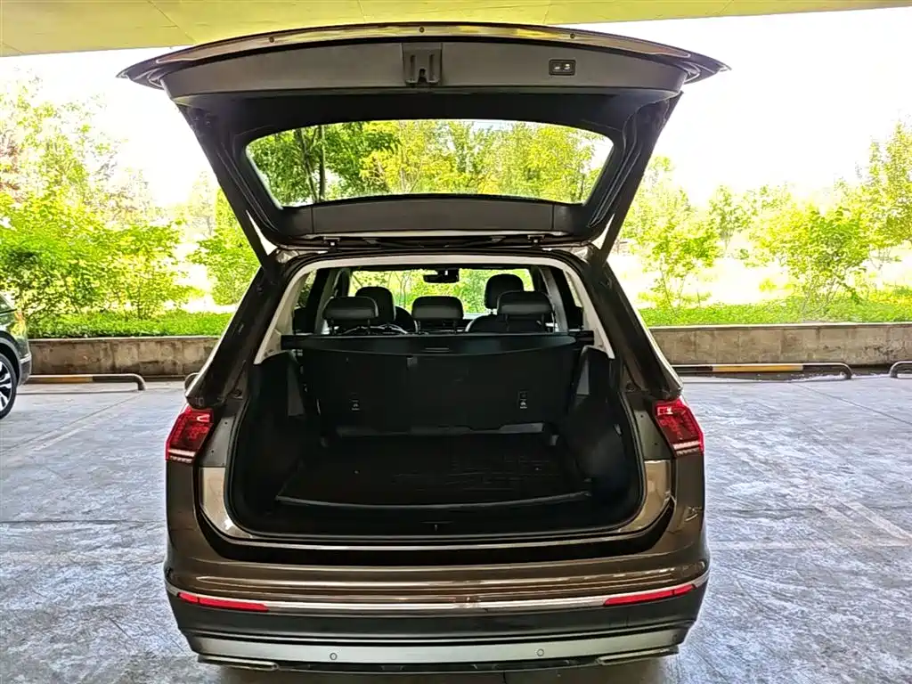 Volkswagen Tiguan L 2019 380TSI Auto AWD Smart Luxury Edition China V фото 19