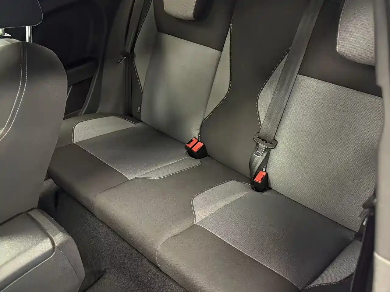 Ford Fiesta (Import) 2013 1.6T ST фото 15