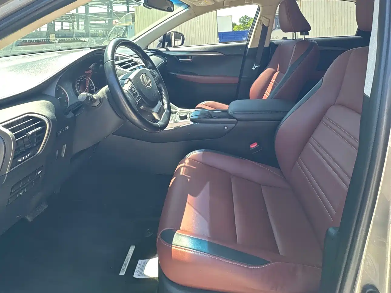 Lexus NX 2016 200 AWD F Sport фото 9