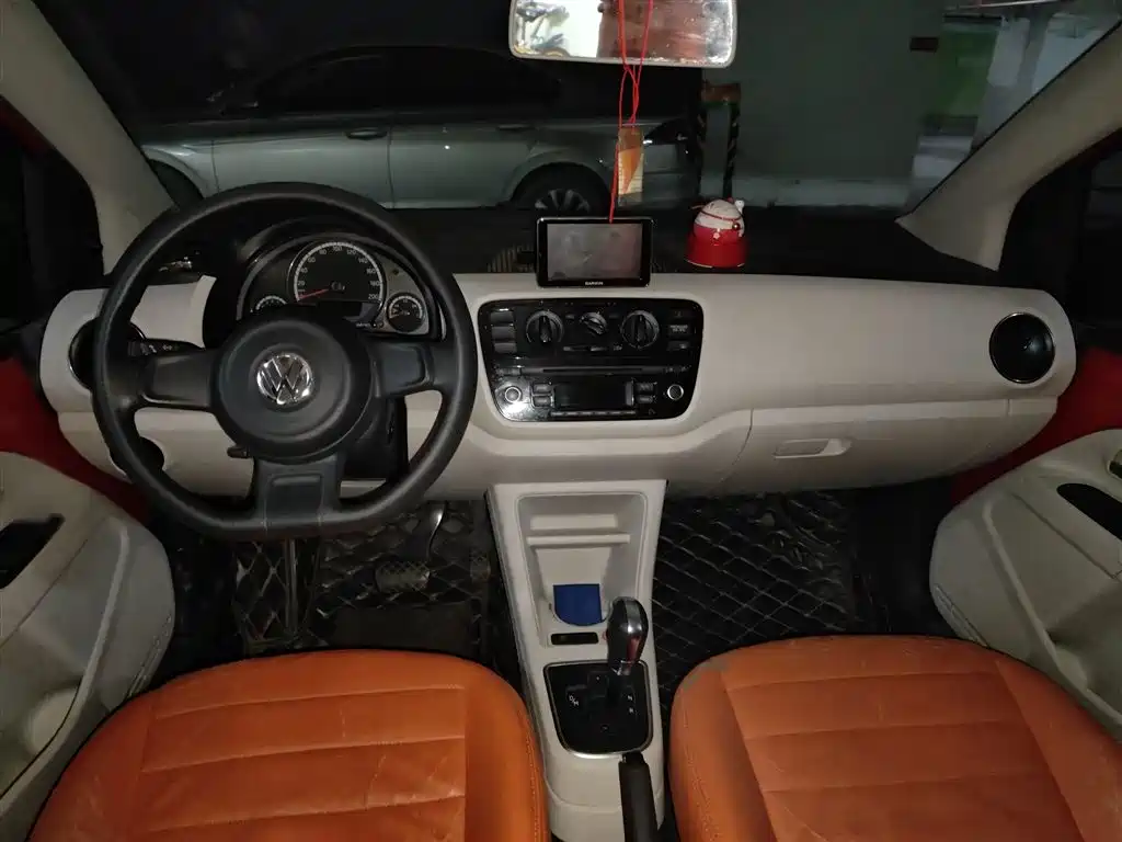 Volkswagen up! 2015 1.0L move up! фото 13