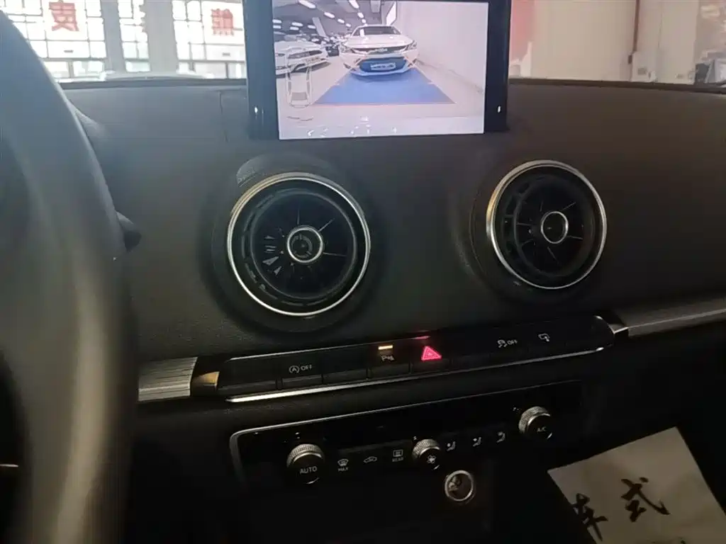 Audi A3 2015 Sportback 40 TFSI Automatic Comfort фото 13
