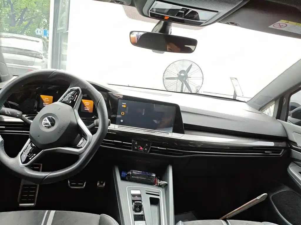 Volkswagen Golf 2023 Model 280TSI DSG R-Line фото 7