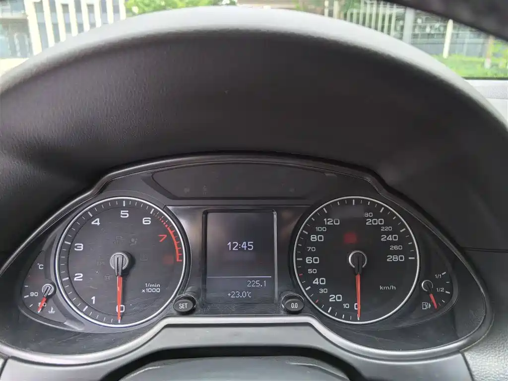 Audi Q5 2015 40 TFSI Technology фото 6