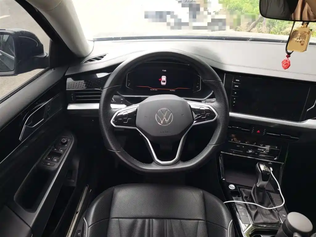 Volkswagen Passat 2022 330TSI Luxury Edition фото 3