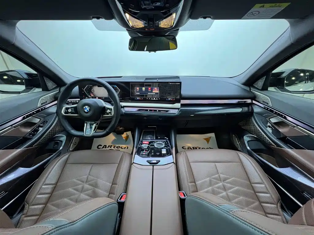 BMW 5 Series 2024 530Li Premium M Sport Package фото 10