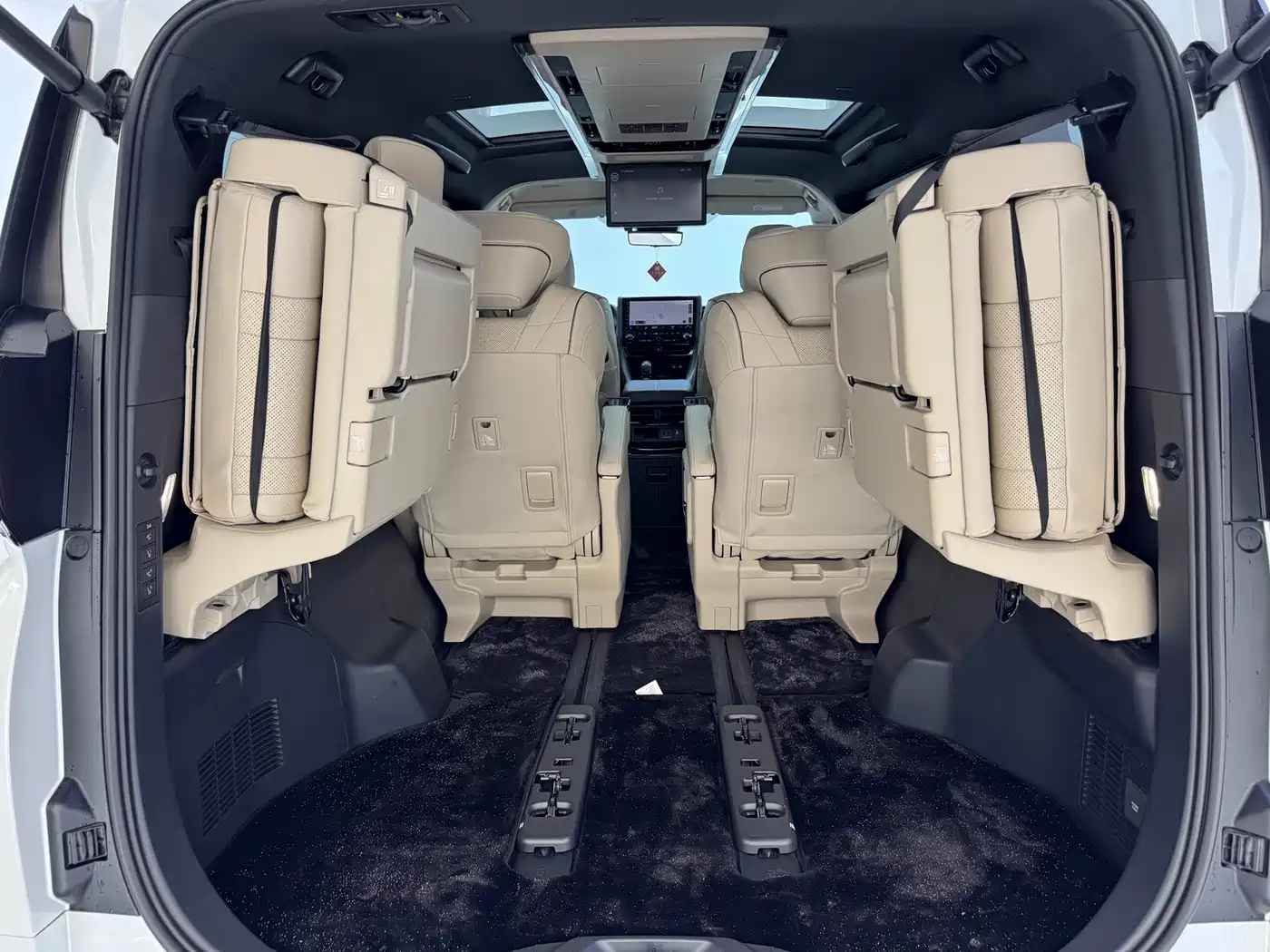 Toyota Vellfire 2024 Crown Hybrid 2.5L Premium Edition фото 11