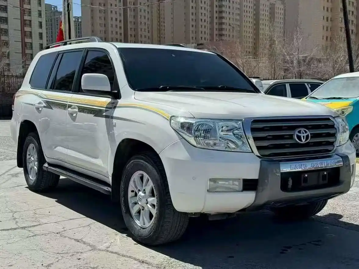 Toyota Land Cruiser 2007 4.7L Automatic VX-R фото 3