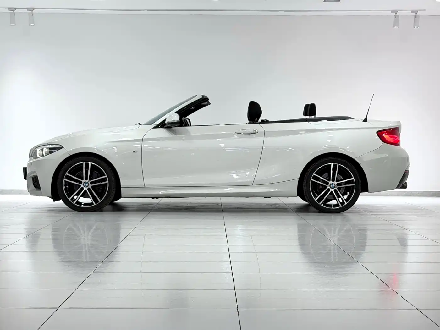 BMW 2 Series (Import) 2018 225i Convertible Coupe M Sport фото 5