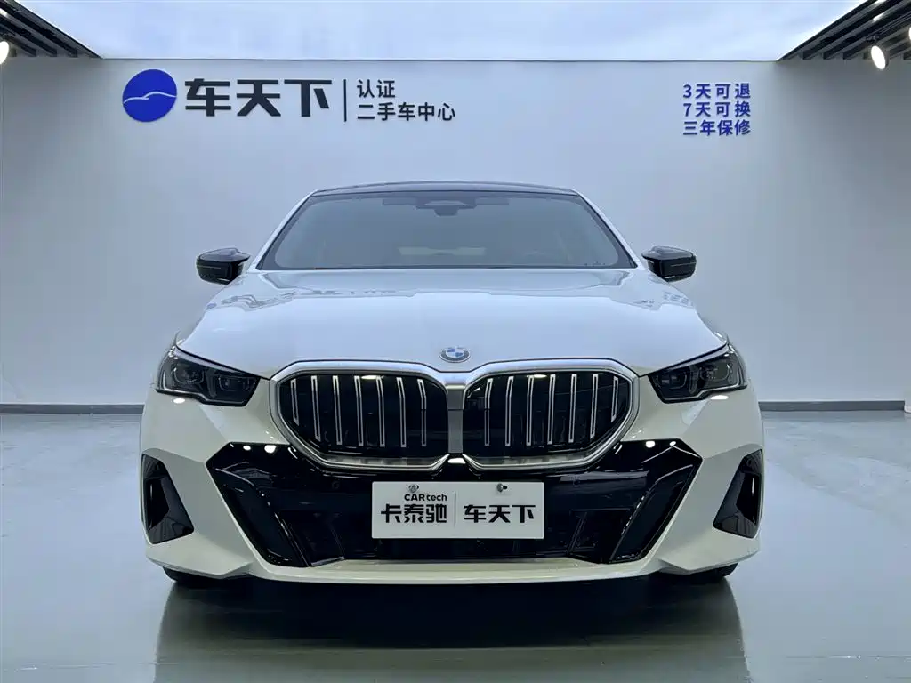 BMW 5 Series 2024 530Li Premium M Sport Package фото 3