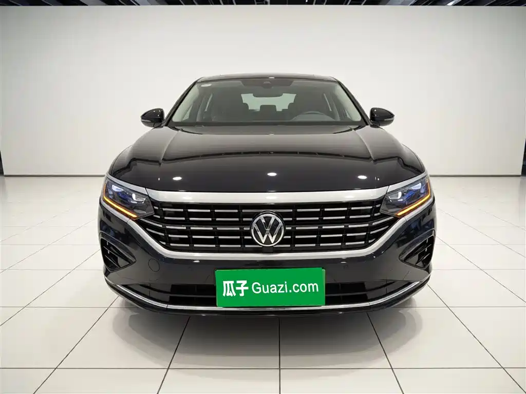 Volkswagen Passat 2022 330TSI Luxury Edition фото 3