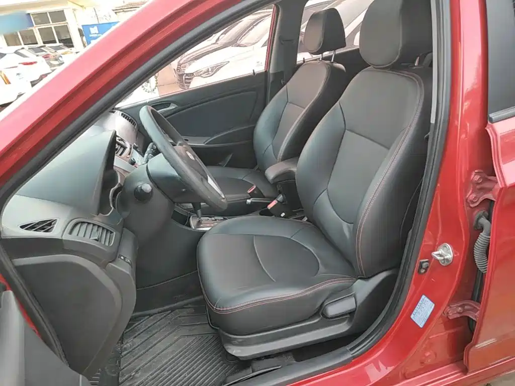 Photo 15 - Hyundai Reina
