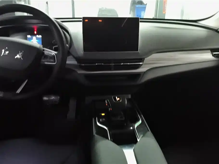 Hongqi E-QM5 2023 620km PLUS фото 13