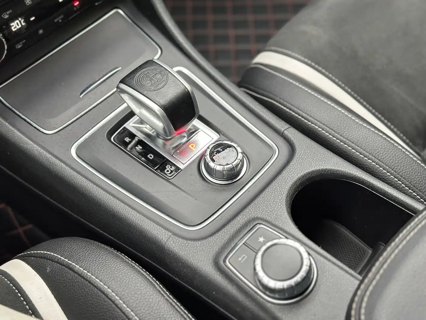 Mercedes-Benz CLA AMG 2017 Facelift AMG CLA 45 4MATIC фото 26