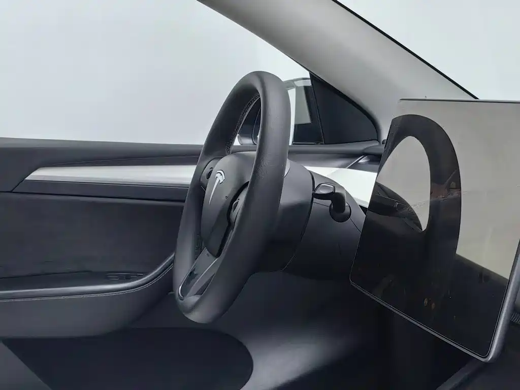 Фото 22 - Tesla Model Y