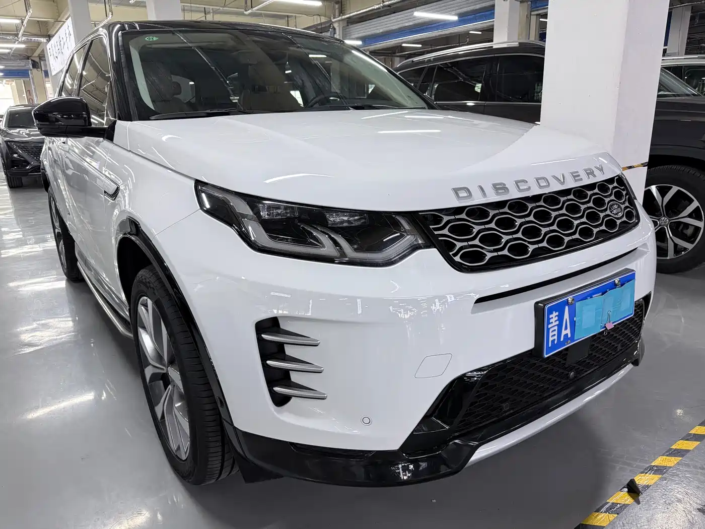 Land Rover Discovery Sport 2023 249PS R-Dynamic S Performance Version фото 3