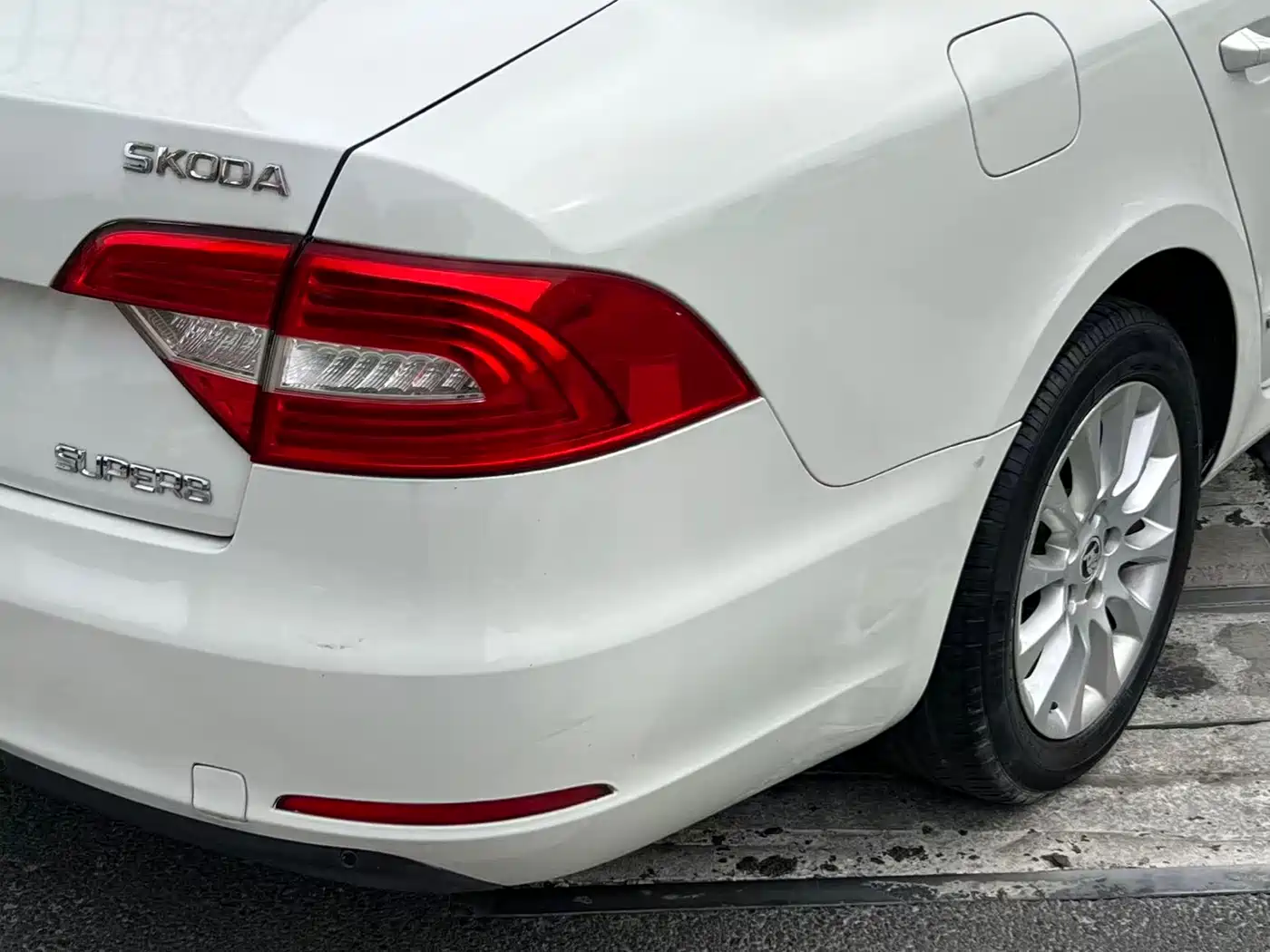 Škoda Superb 2013 1.8TSI Automatic Elite Edition фото 10