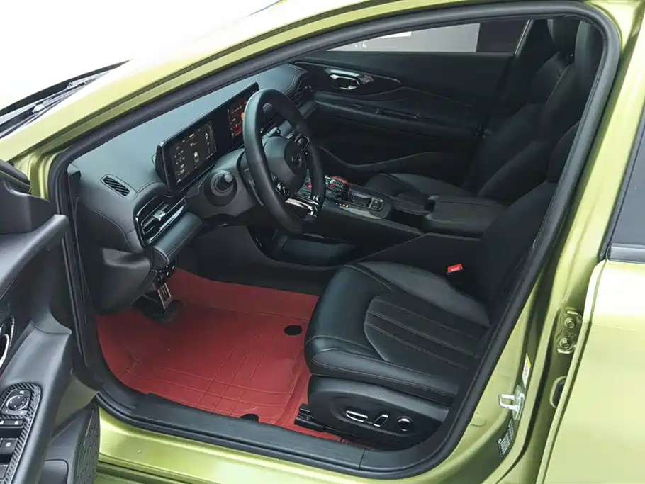 GAC Trumpchi Trumpchi Emkoo 2021 270T DCT J16 Edition фото 9