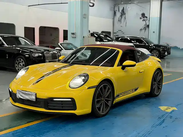 PORSCHE 911