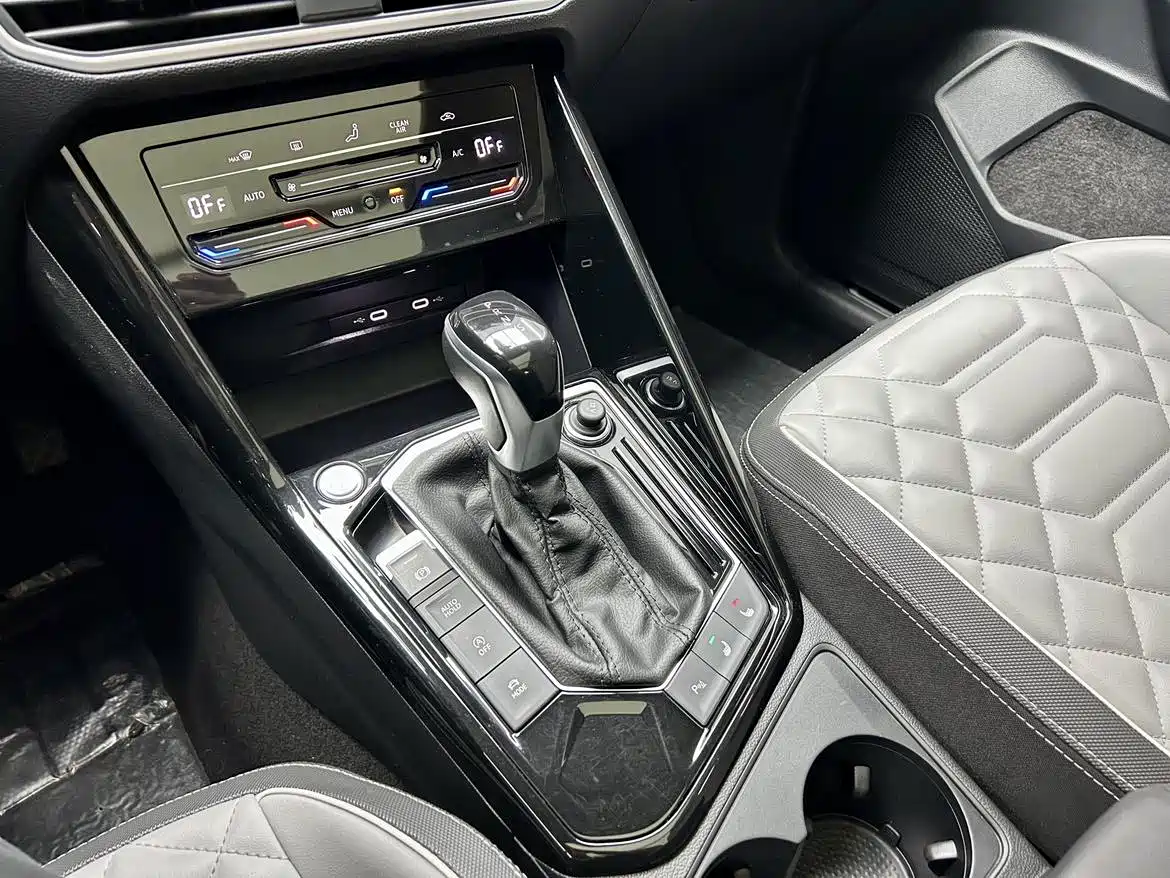 Volkswagen Tayron 2023 280TSI 2WD Luxury Plus Advanced Edition фото 20