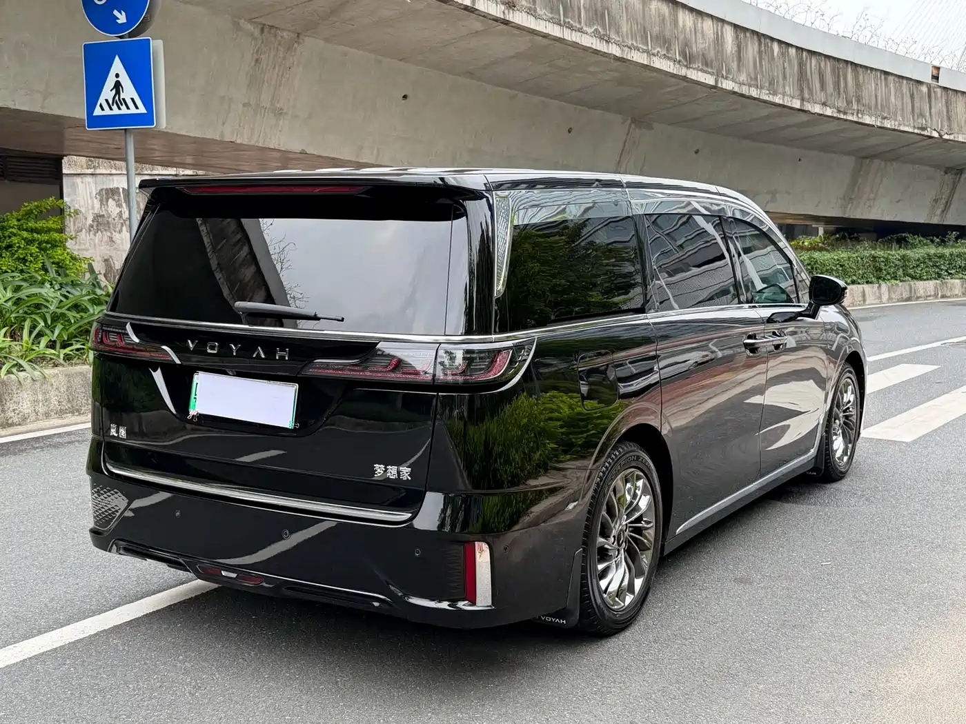 Voyah Auto Voyah Dreamer 2022 Low-carbon Dream+Smart Package фото 19