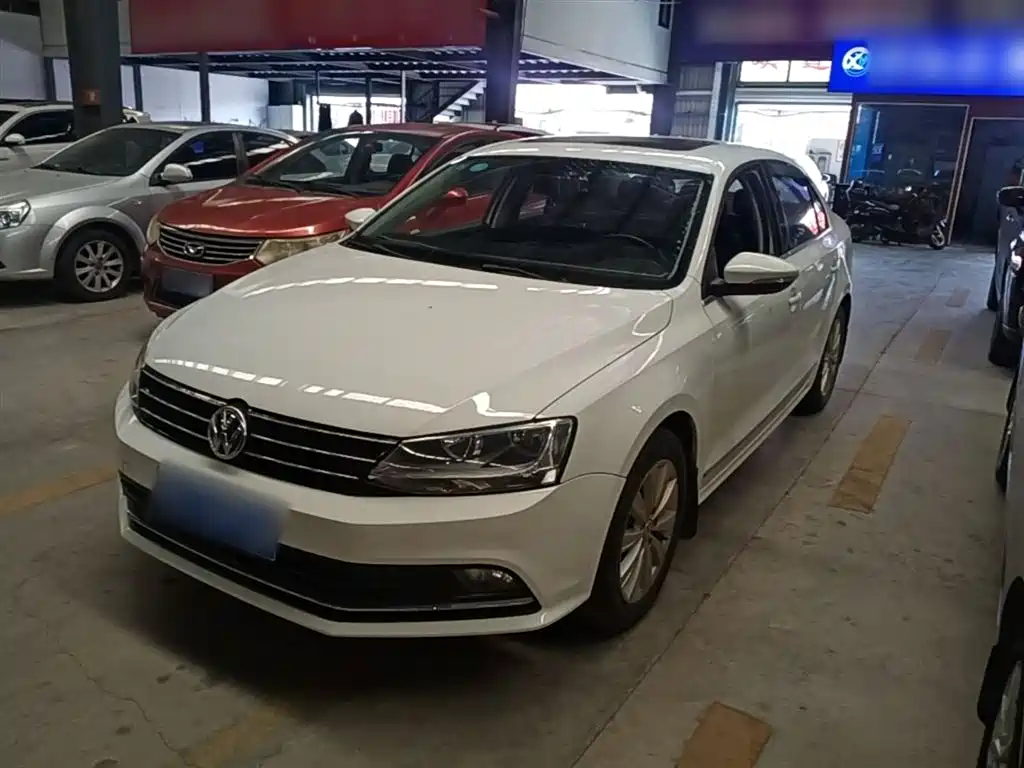 Volkswagen Sagitar 2016 230TSI 25th Anniversary Edition фото 2