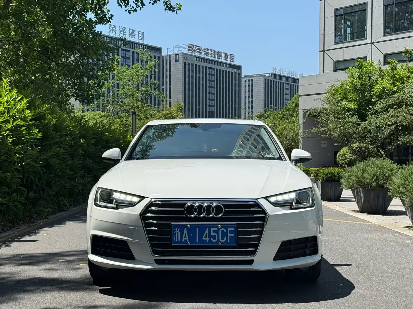 Audi A4L 2017 Plus 40 TFSI Progressive фото 2