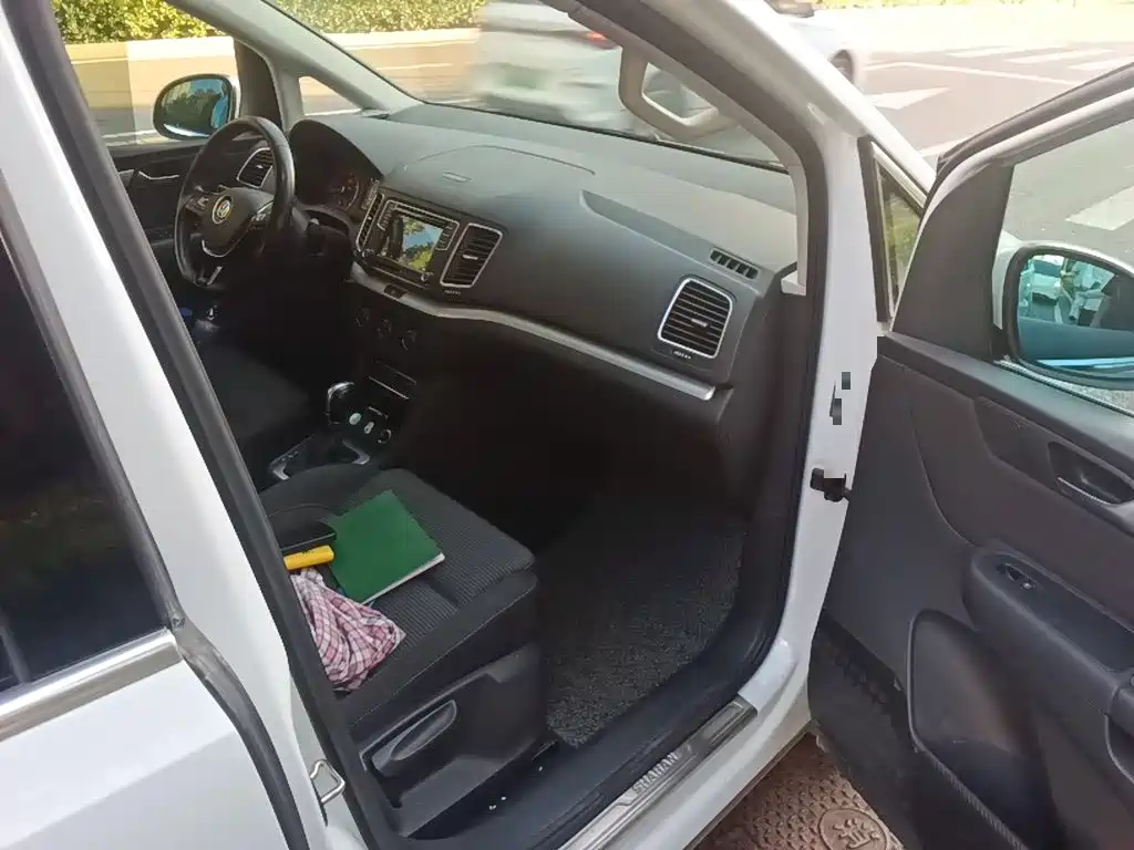 Volkswagen Sharan 2019 2018 Facelift 380TSI Comfort 6-seater