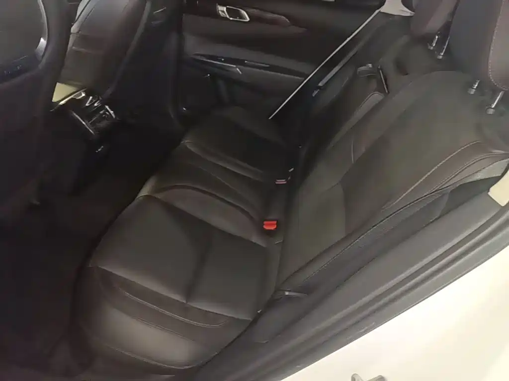 Lynk & Co 01 2017 2.0T AWD Pro фото 17