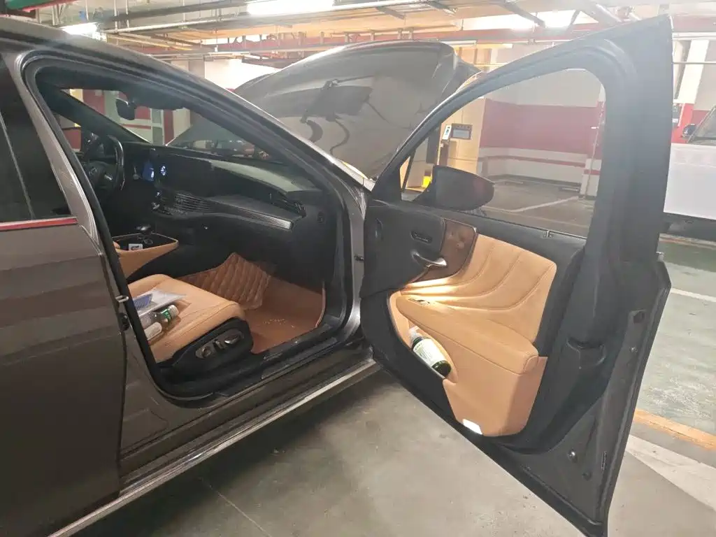 LEXUS LS