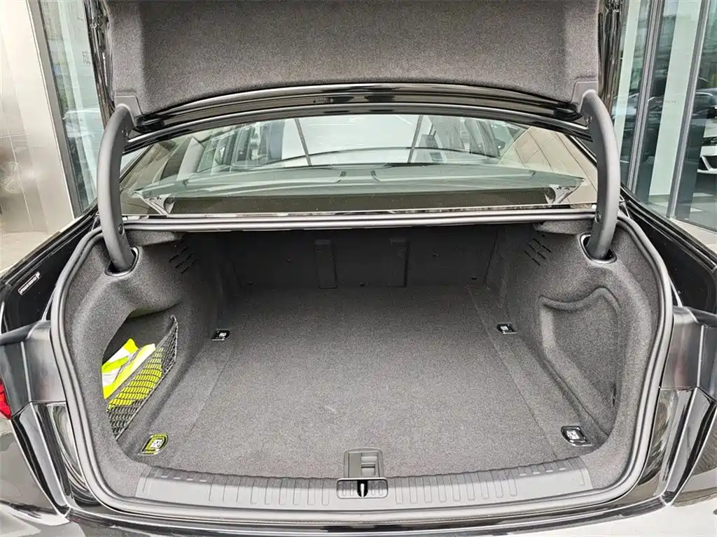 Audi A6L 2025 45 TFSI quattro Premium Sport фото 9