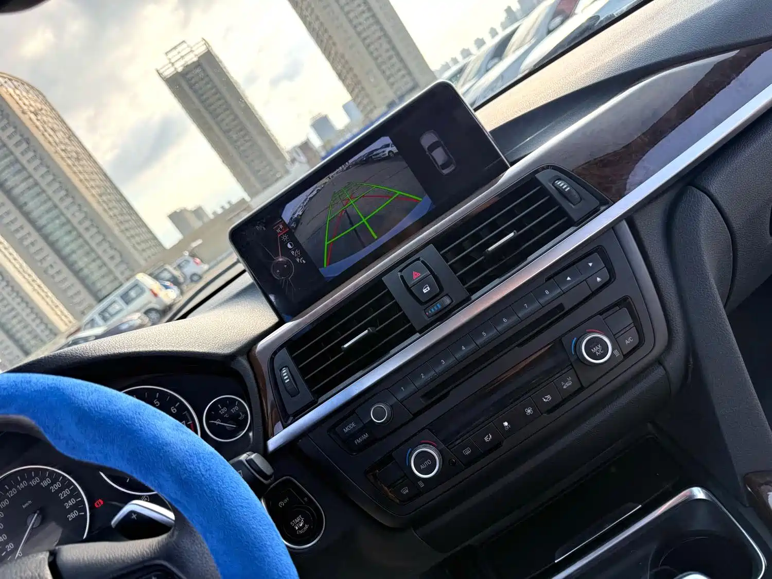 Photo 8 - BMW 3 Series