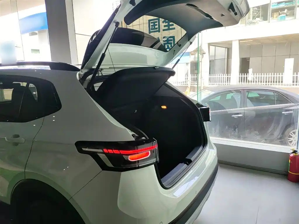 Volkswagen Tharu 2025 New Edge 300TSI Enjoyment Edition фото 19