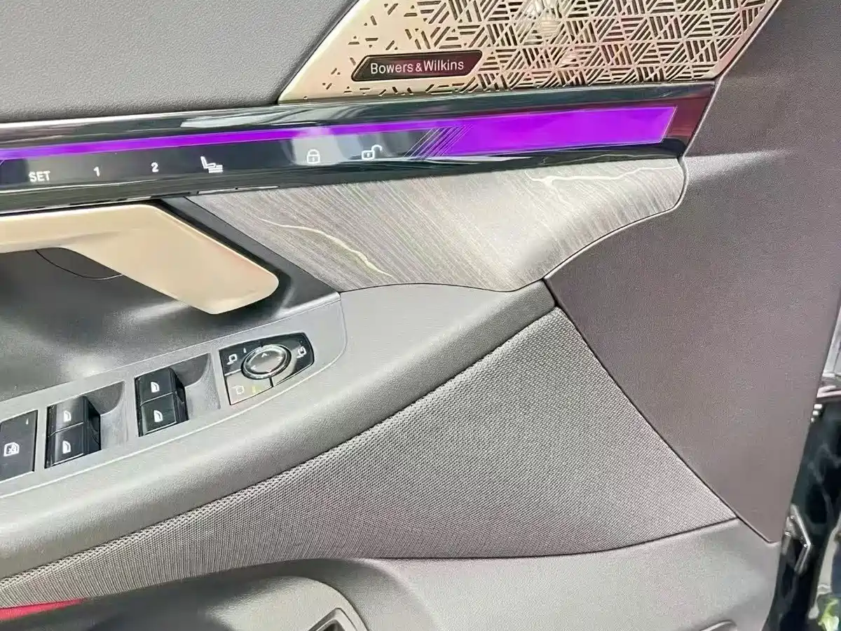Photo 6 - BMW 5 Series