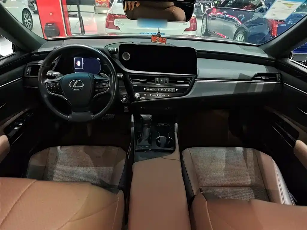 Lexus ES 2022 200 Excellence Edition фото 17