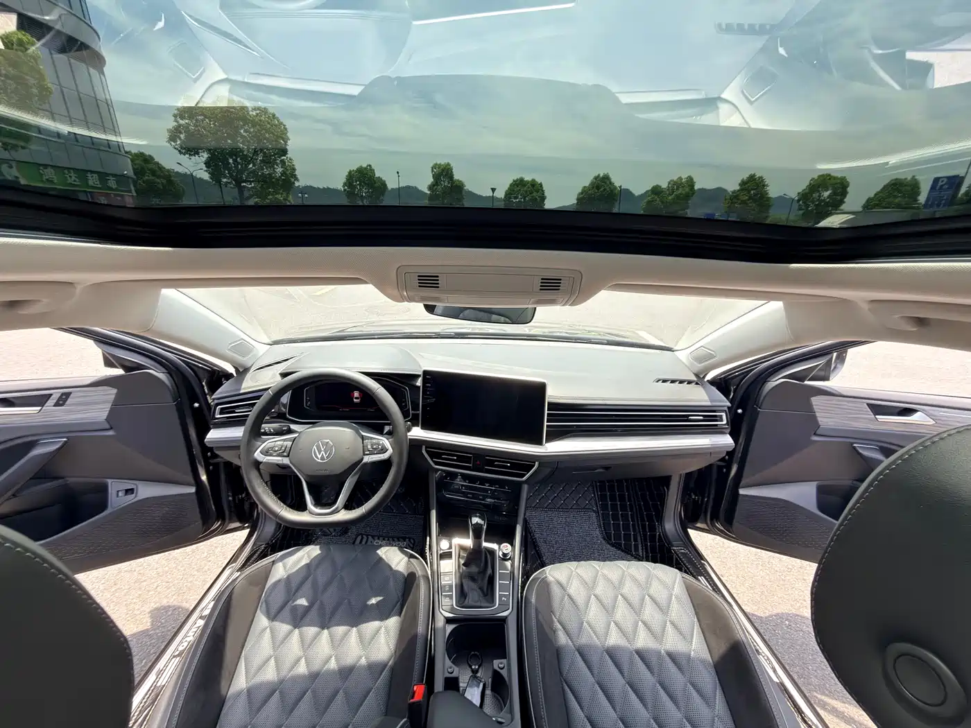 Volkswagen Sagitar 2023 300TSI DSG Excellence Edition фото 12