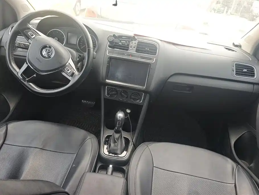 Volkswagen Polo 2016 1.6L Automatic Comfort фото 12