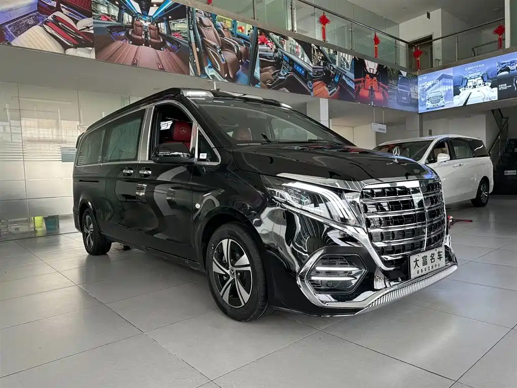 Mercedes-Benz Vito 2024 2.0T Business 7-Seater фото 2