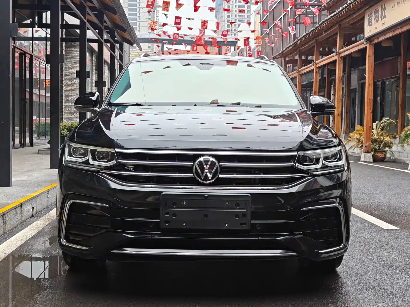 Volkswagen Tiguan L 2023 380TSI 4WD R-Line Flagship 7-seater фото 2